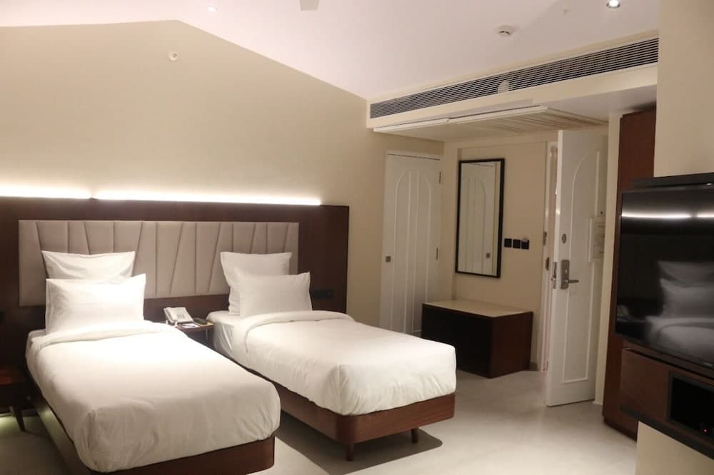 The Crown Goa 40